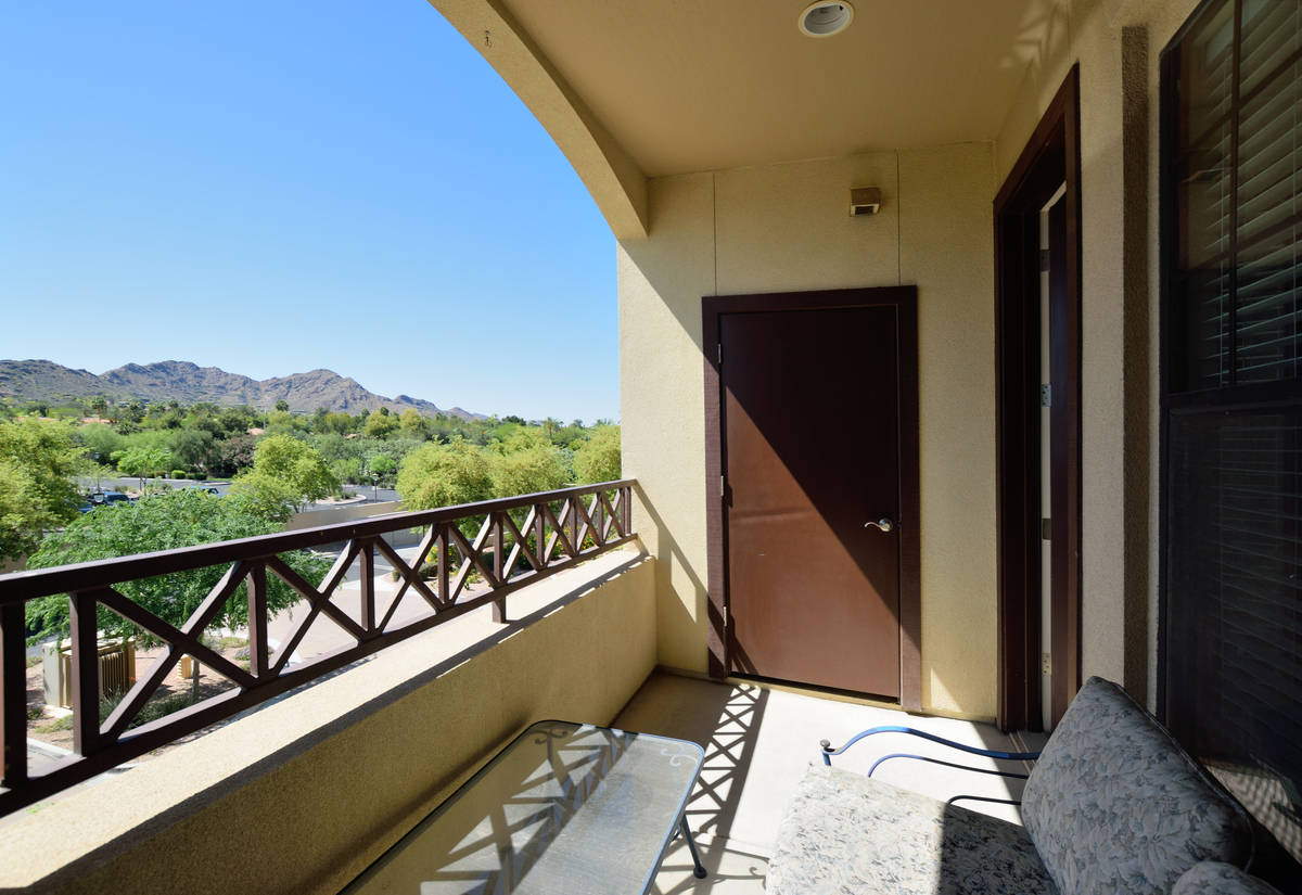 2 Bedroom Condo in Gated Artesia, McCormick Ranch